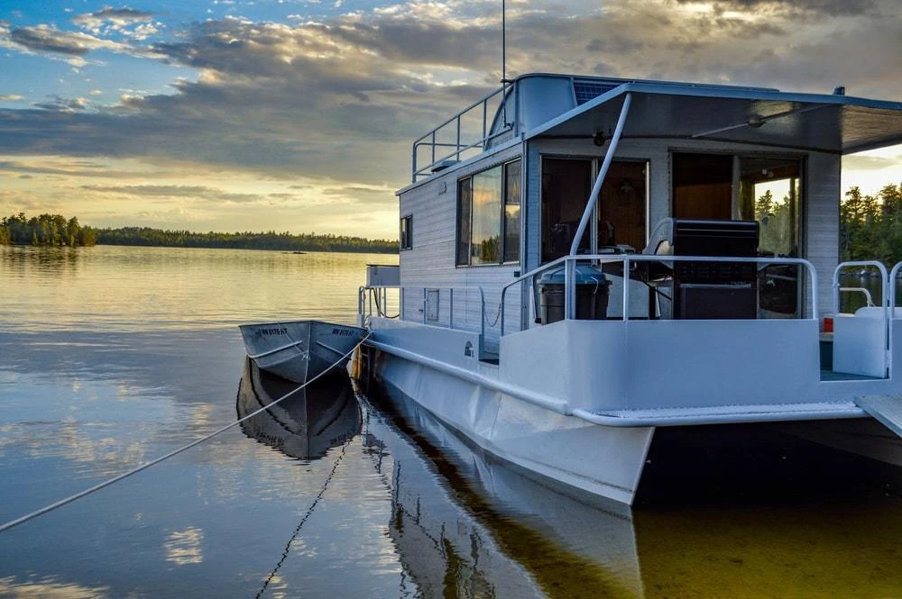 How Durable Boathouses Can Enhance the Beauty of Lake Side Restaurants